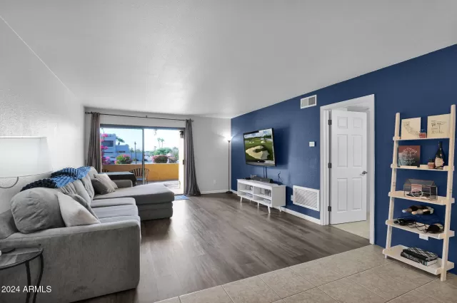 MLS: 6771561 Condo For Sale