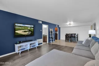 Photo #2: 6771561 Listing