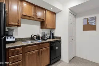 Photo #5: 6771561 Listing