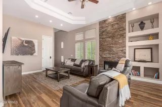 Photo #5: 6771604 Listing