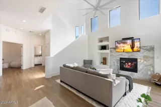 Photo #2: 6771851 Listing 