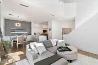 Photo #3: 6771851 Listing 