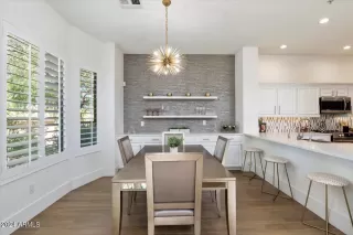 Photo #5: 6771851 Listing 