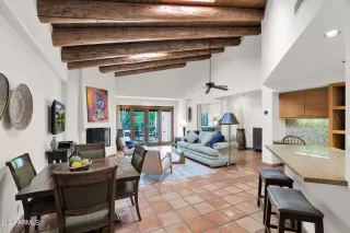 Photo #5: 6771867 Listing