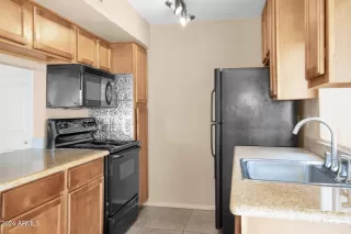 Photo #5: 6771930 Listing