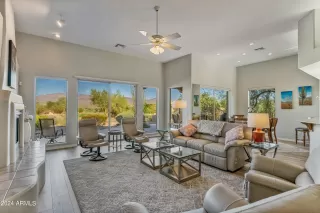 Photo #4: 6771974 Listing