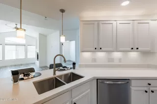 Photo #4: 6772068 Listing