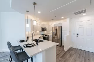 Photo #5: 6772068 Listing