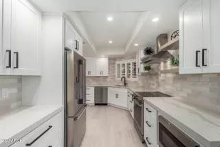 Photo #3: 6772186 Listing