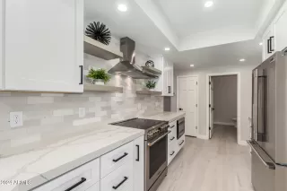 Photo #5: 6772186 Listing