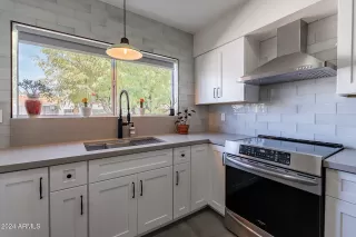 Photo #4: 6772268 Listing