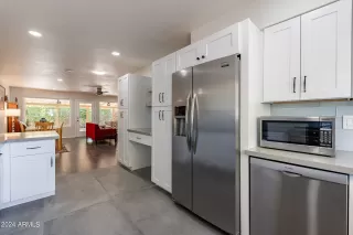 Photo #5: 6772268 Listing