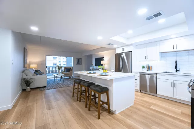 MLS: 6772585 Condo For Sale