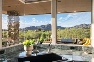 Photo #5: 6772700 Listing 