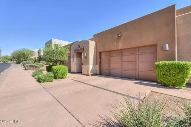 MLS: 6772708 Condo For Sale