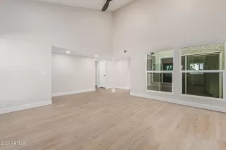 Photo #6: 6772779 Listing