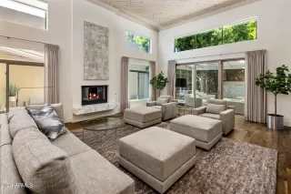 Photo #2: 6772800 Listing