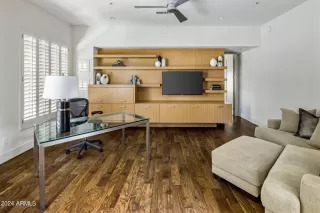 Photo #3: 6772800 Listing