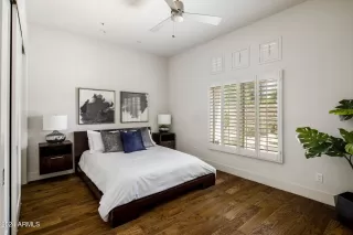 Photo #6: 6772800 Listing