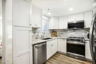 Photo #6: 6772873 Listing