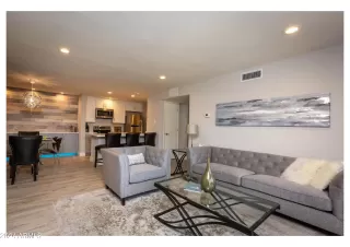 Photo #3: 6773165 Listing 