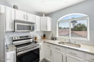 Photo #6: 6773312 Listing