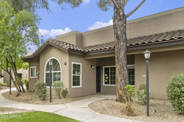 MLS: 6773351 Condo For Sale