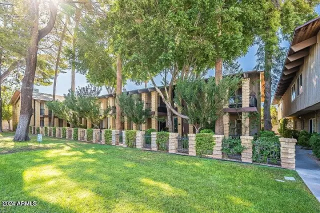 MLS: 6773422 Condo For Sale