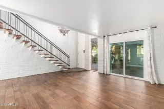 Photo #2: 6773422 Listing