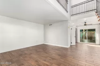 Photo #3: 6773422 Listing