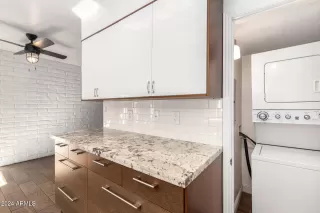 Photo #6: 6773422 Listing