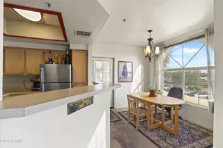 Photo #4: 6773526 Listing