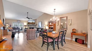 Photo #2: 6773719 Listing 