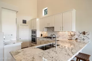 Photo #6: 6773766 Listing