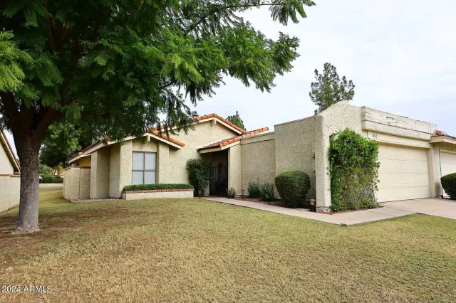 MLS: 6774294 Condo For Sale