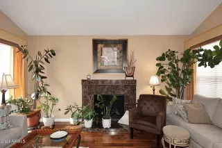 Photo #5: 6774294 Listing