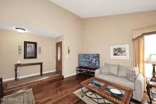 Photo #6: 6774294 Listing