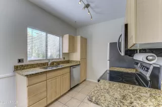 Photo #3: 6774295 Listing