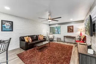 Photo #2: 6774305 Listing