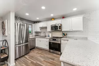Photo #6: 6774305 Listing