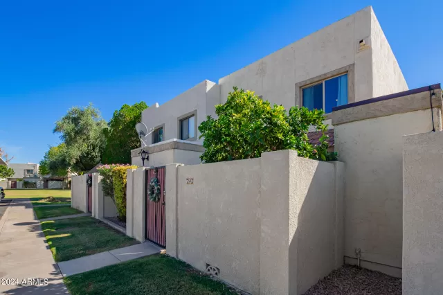 MLS: 6774306 Condo For Sale
