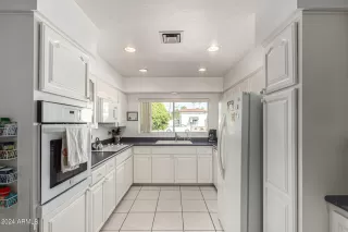 Photo #6: 6774382 Listing