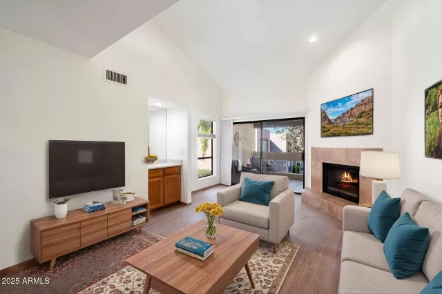 MLS: 6774392 Condo For Sale