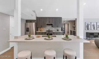 Photo #2: 6774843 Listing