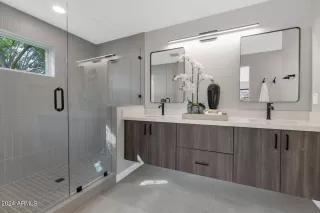 Photo #4: 6774843 Listing