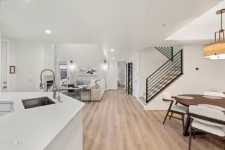 Photo #2: 6775071 Listing 