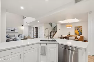 Photo #3: 6775071 Listing 