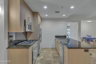 Photo #5: 6775140 Listing