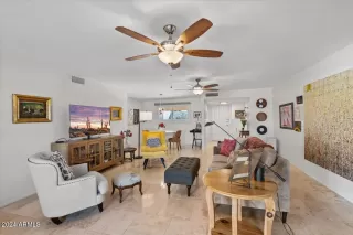 Photo #4: 6775295 Listing