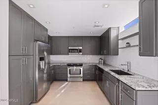 Photo #4: 6775411 Listing